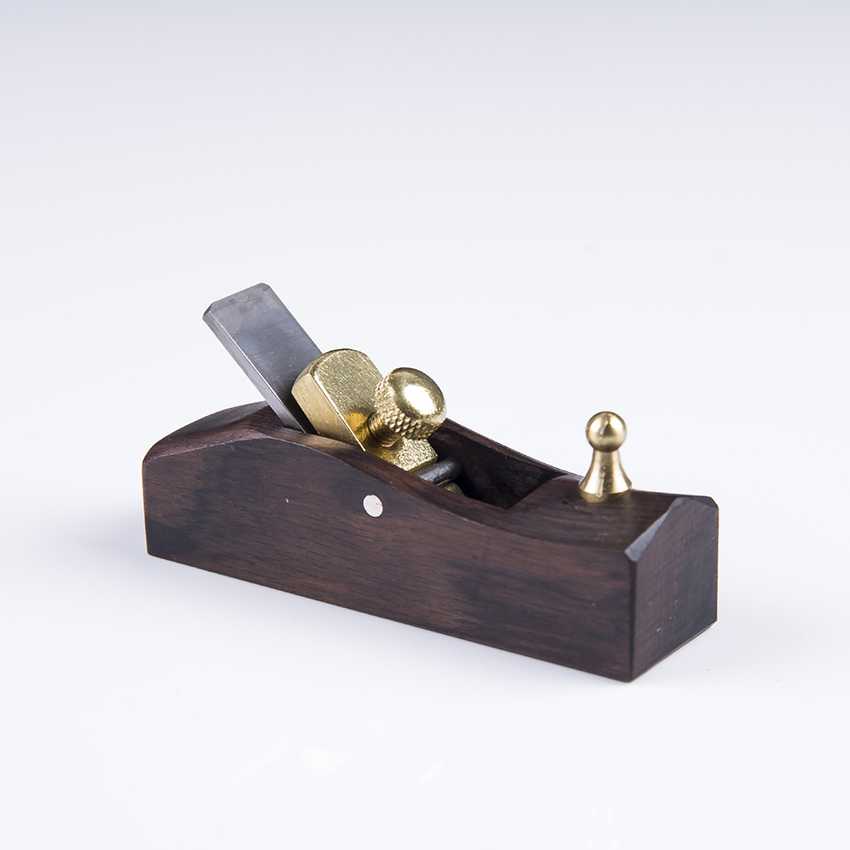 Art of Wood Planing Without a Planer