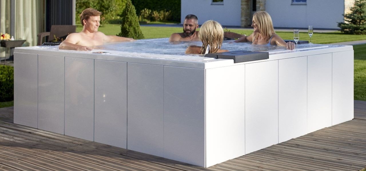 outdoor hot tubs