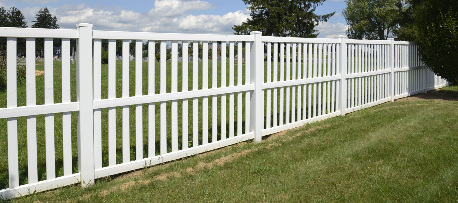 vinyl fencing cost per foot